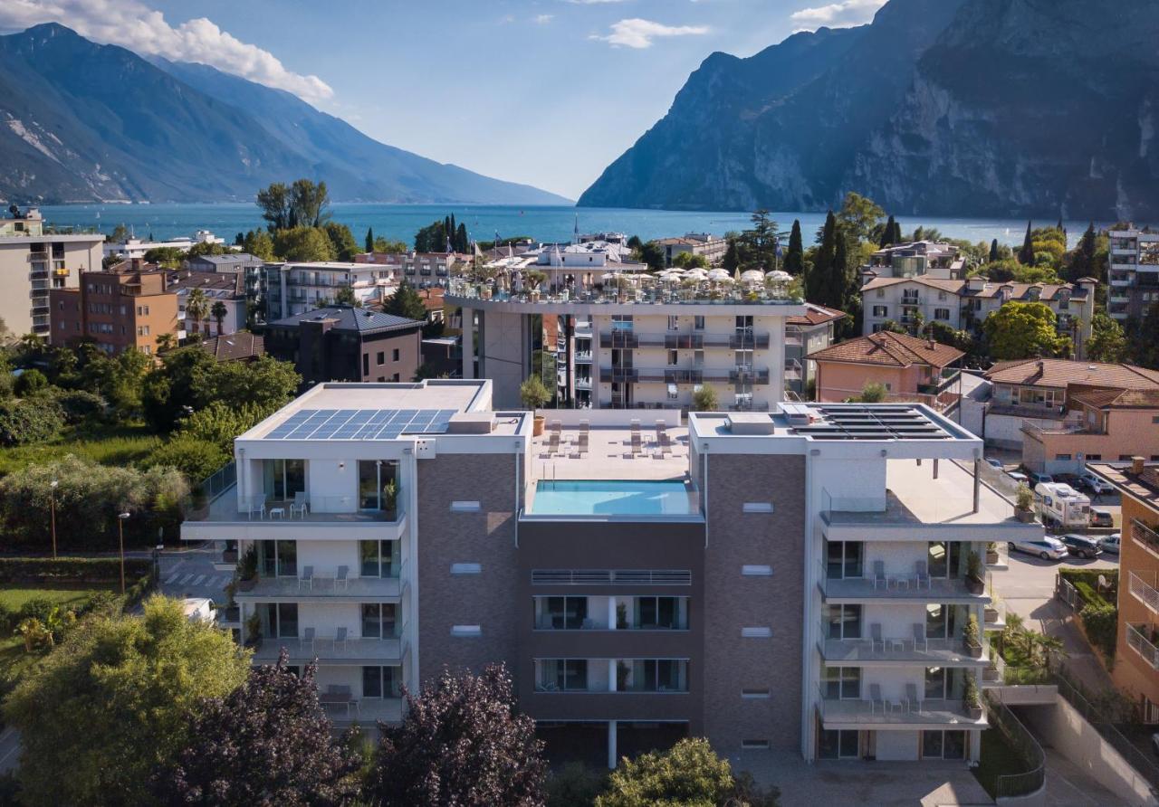 Aris Apartments & Sky Pool - Tonelli Hotels - Adult Friendly Riva del Garda Exteriör bild