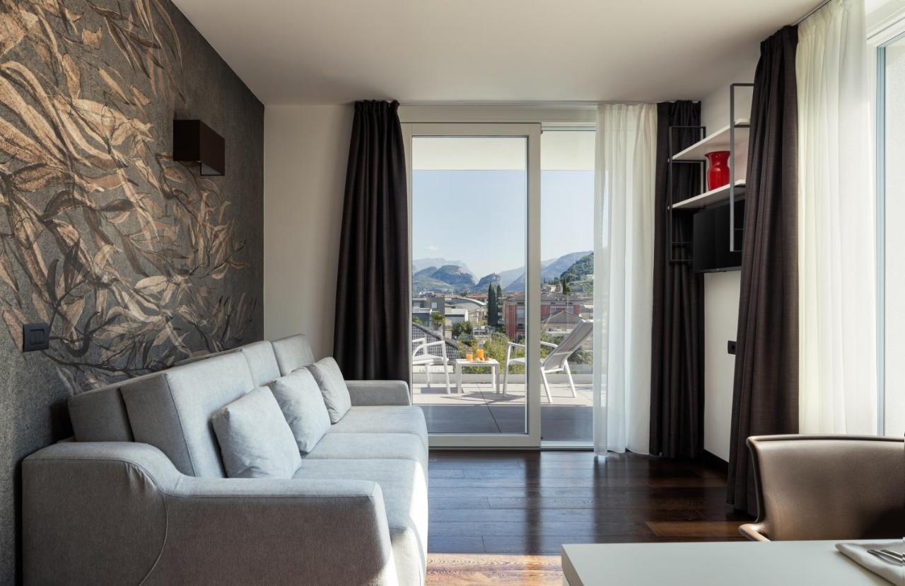Aris Apartments & Sky Pool - Tonelli Hotels - Adult Friendly Riva del Garda Exteriör bild