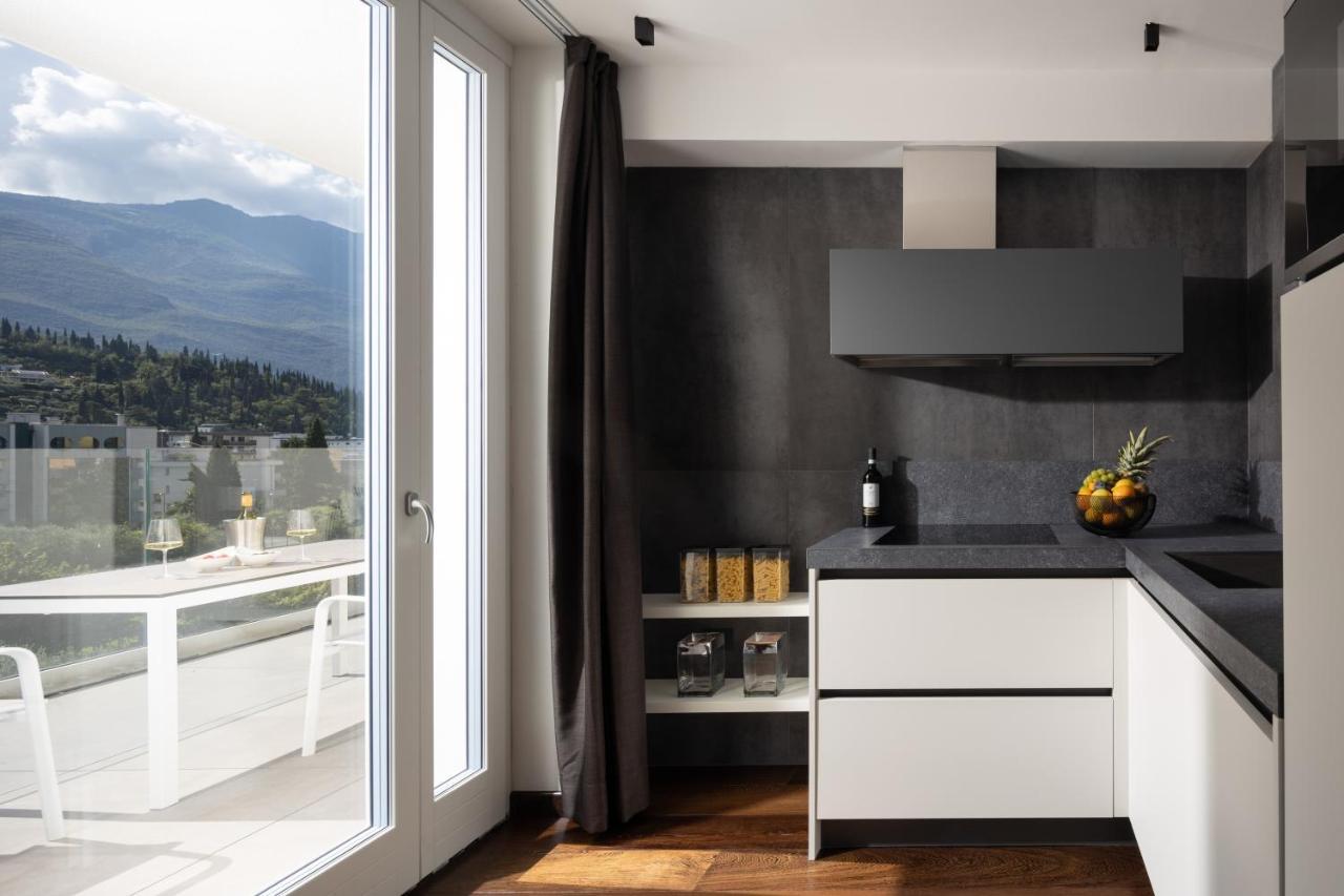 Aris Apartments & Sky Pool - Tonelli Hotels - Adult Friendly Riva del Garda Exteriör bild