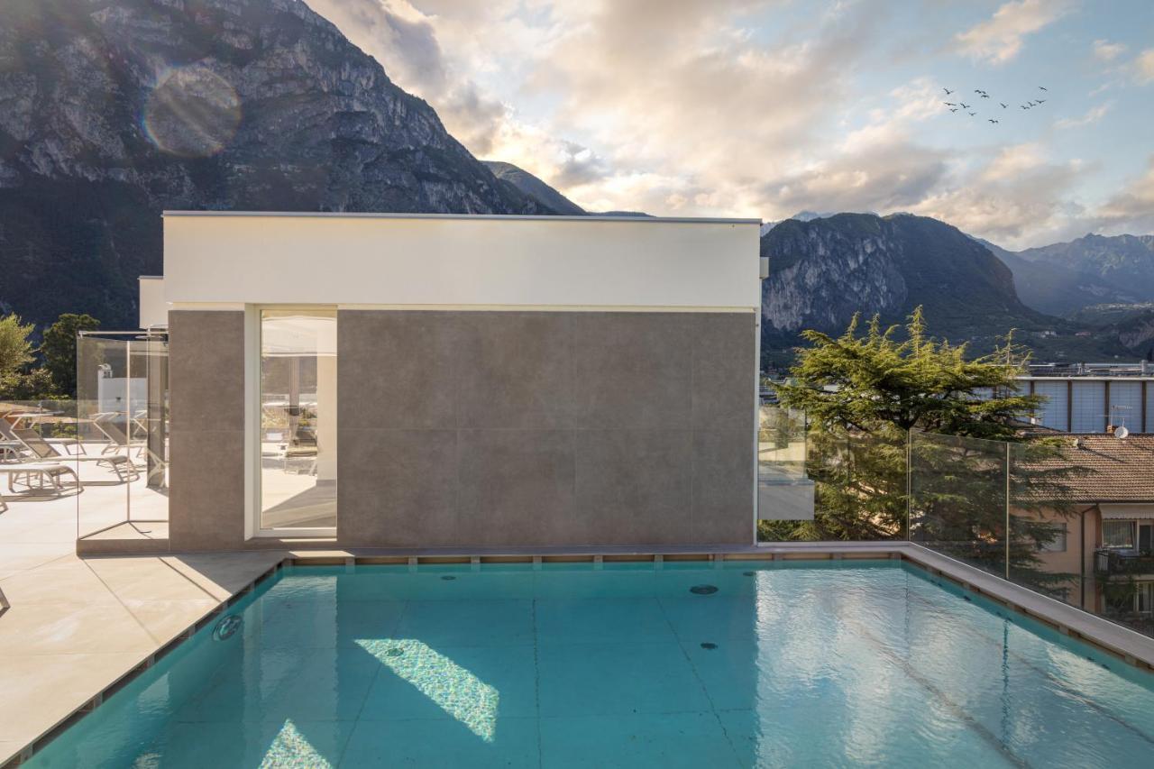 Aris Apartments & Sky Pool - Tonelli Hotels - Adult Friendly Riva del Garda Exteriör bild