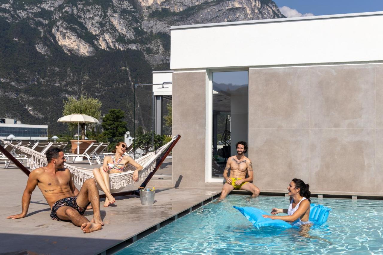 Aris Apartments & Sky Pool - Tonelli Hotels - Adult Friendly Riva del Garda Exteriör bild