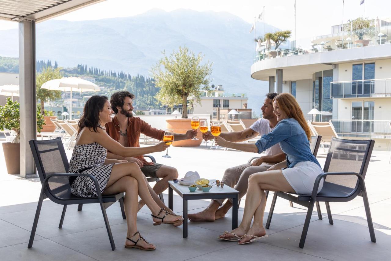 Aris Apartments & Sky Pool - Tonelli Hotels - Adult Friendly Riva del Garda Exteriör bild
