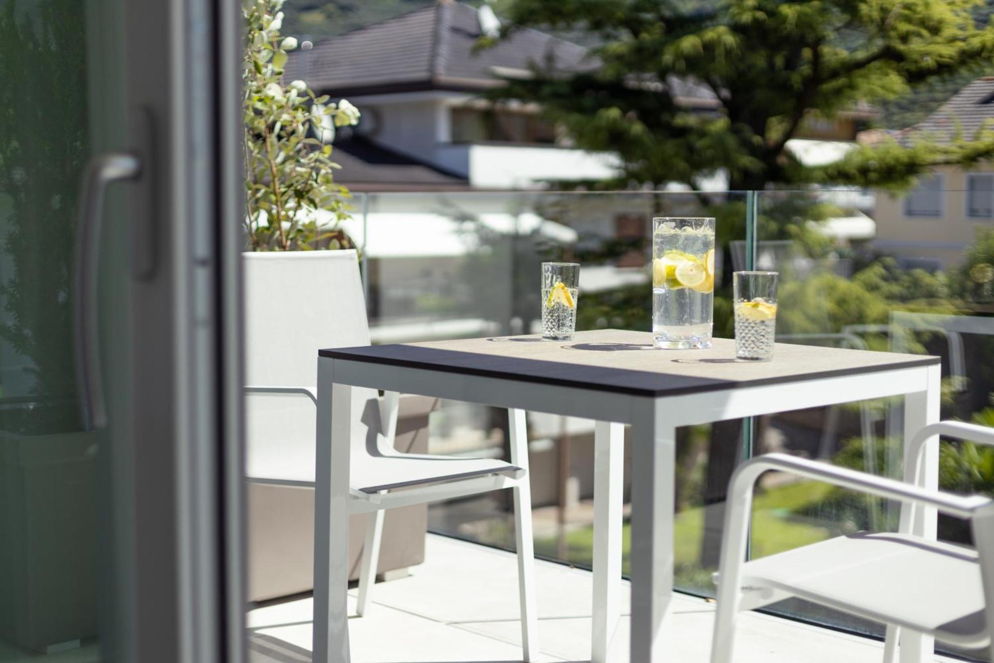 Aris Apartments & Sky Pool - Tonelli Hotels - Adult Friendly Riva del Garda Exteriör bild