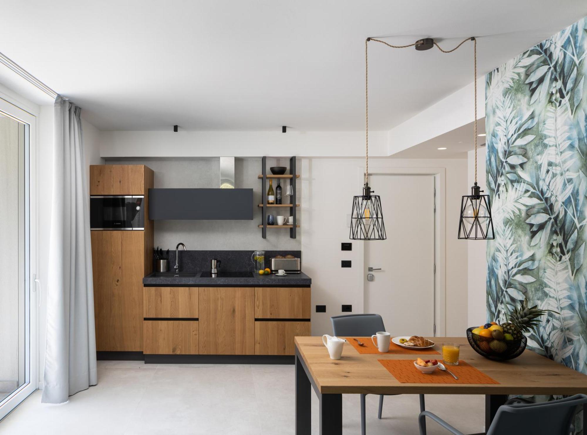 Aris Apartments & Sky Pool - Tonelli Hotels - Adult Friendly Riva del Garda Rum bild